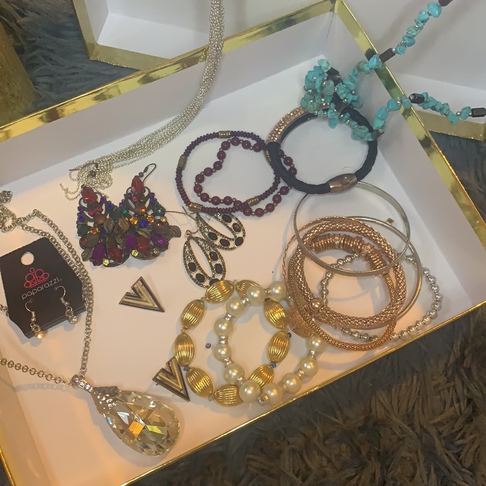 Assorted jewelry - Picture 2 of 4